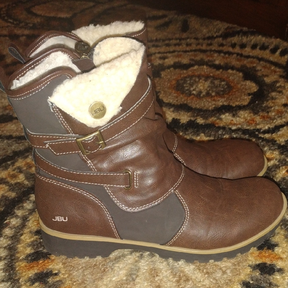 JBU Chocolate and Ivory Winter Boots